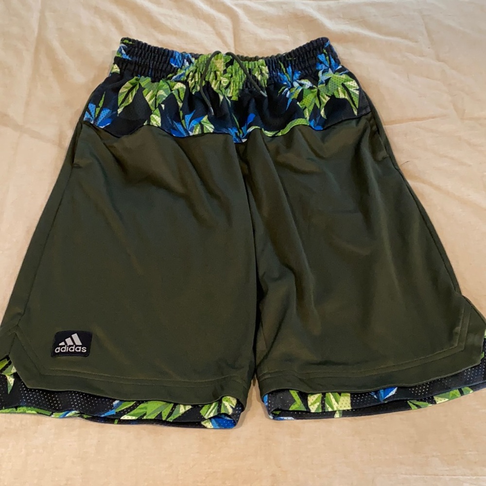Men’s basketball shorts